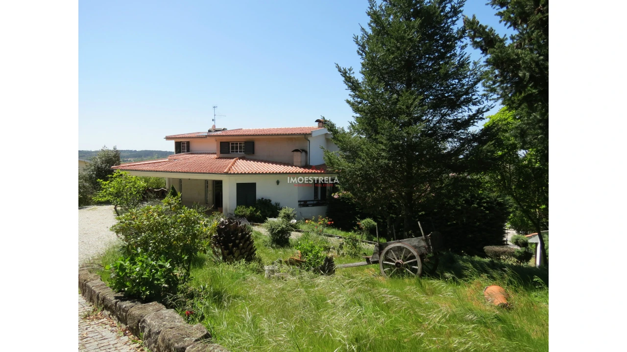 Moradia T6 para Venda em Seia, São Romão e Lapa dos Dinheiros Foto 23