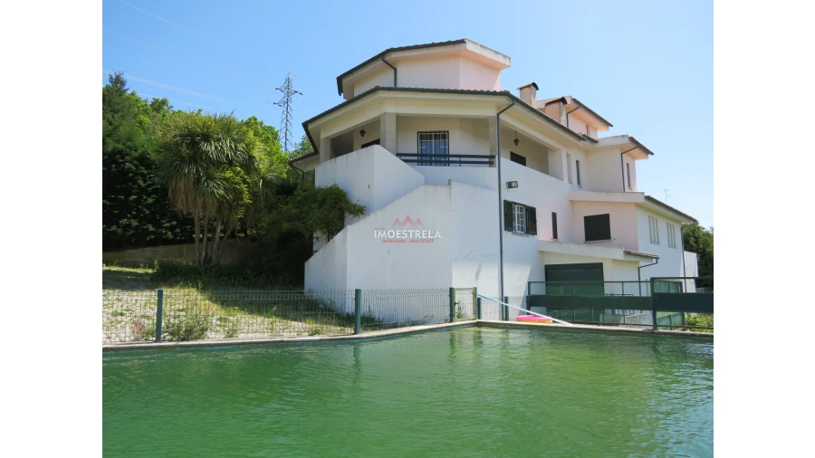 Moradia T6 para Venda em Seia, São Romão e Lapa dos Dinheiros Foto 1