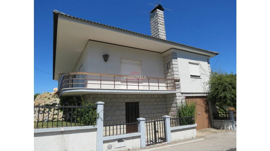 Moradia T5 para Venda em Santa Comba Foto 3