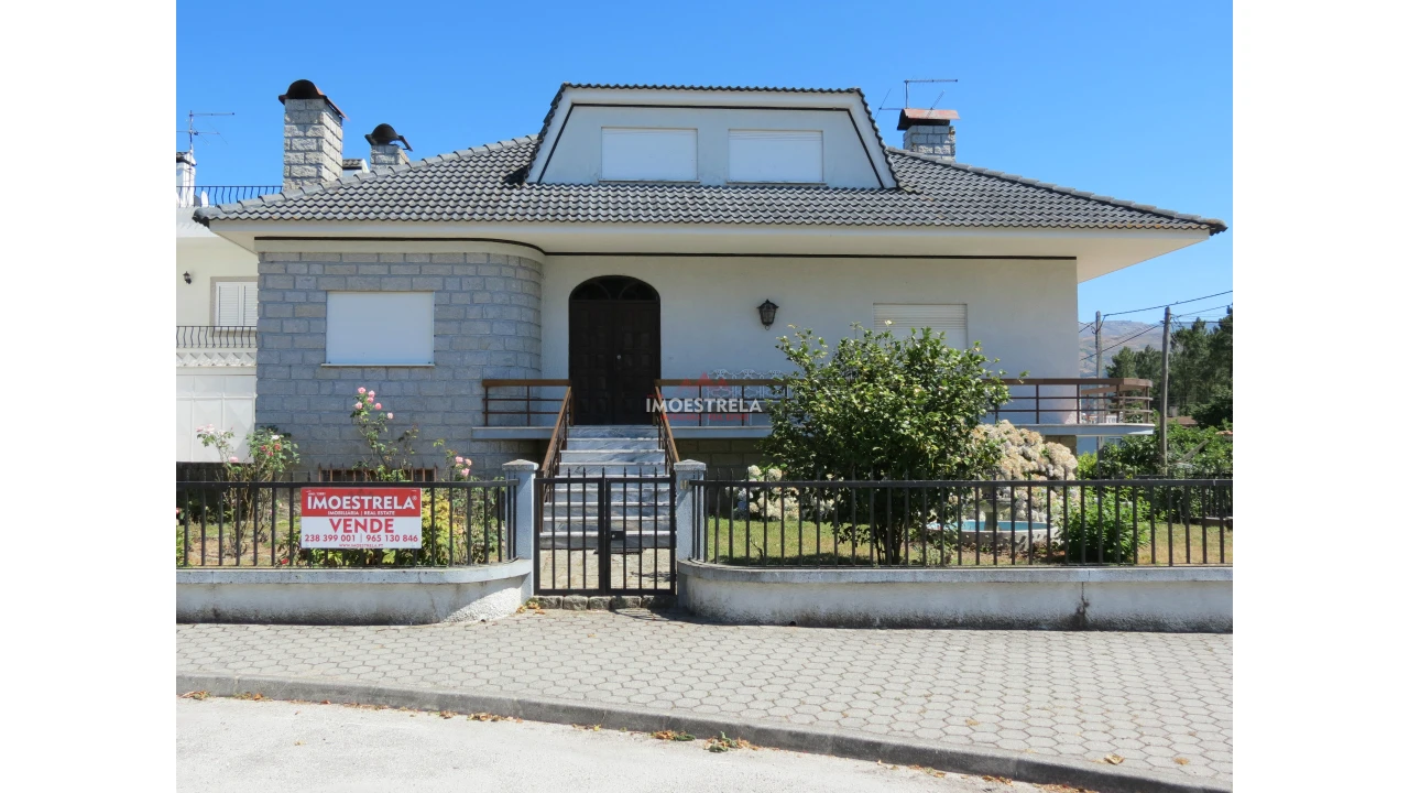 Moradia T5 para Venda em Santa Comba Foto 1