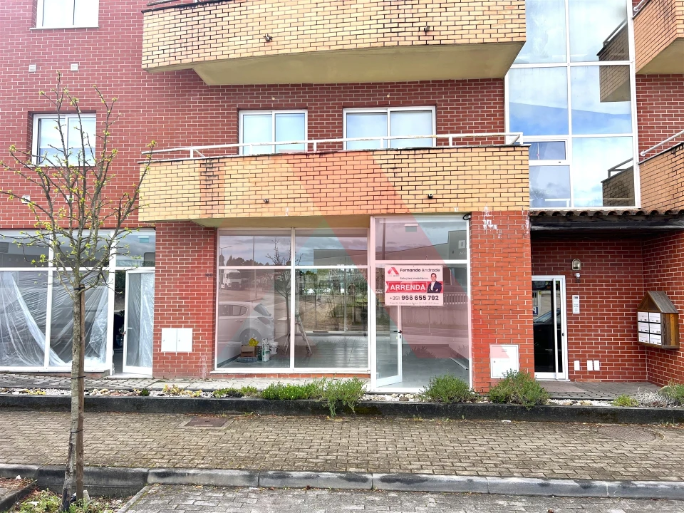 Loja para Arrendamento em Tabua Foto 1