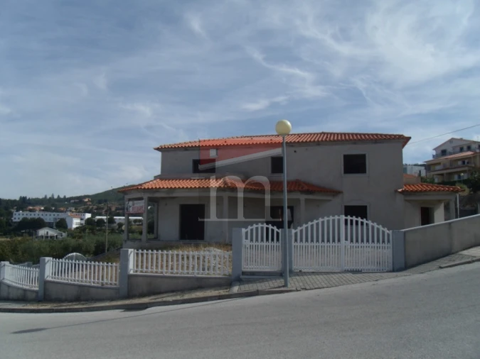 Moradia T4 para Venda em Gouveia (São Pedro e São Julião) Foto 12