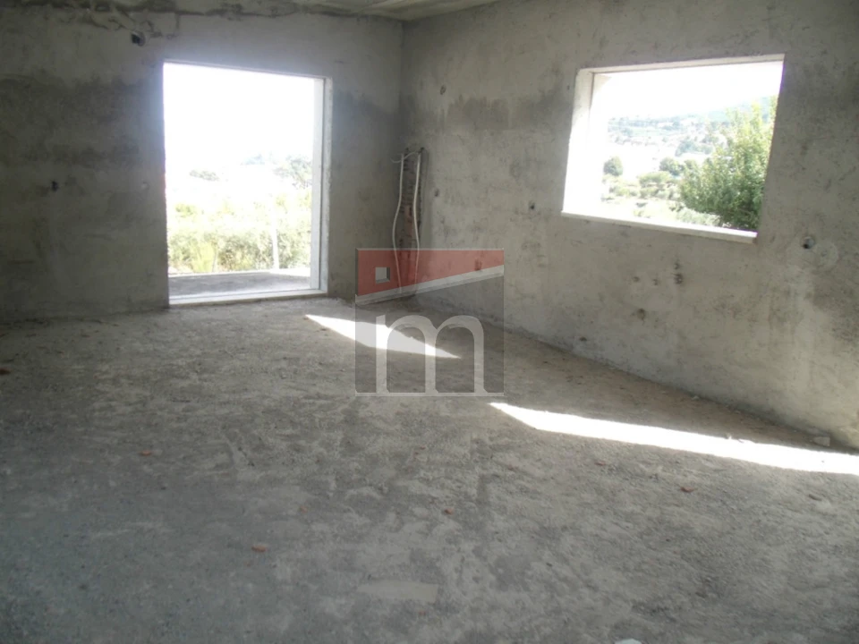 Moradia T4 para Venda em Gouveia (São Pedro e São Julião) Foto 4