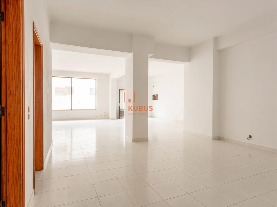 Loja para Venda em Minde Foto 6