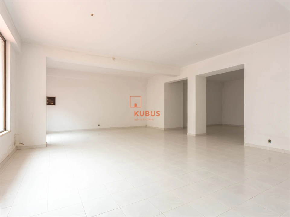 Loja para Venda em Minde Foto 1