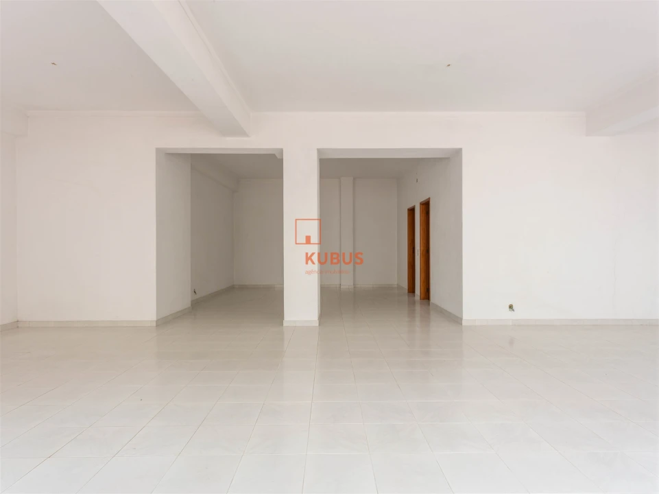 Loja para Venda em Minde Foto 2