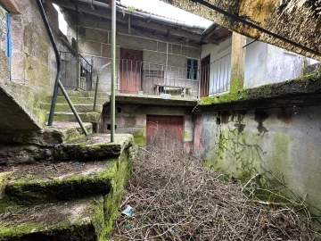 Moradia T3 para Venda em Castro Laboreiro e Lamas de Mouro
