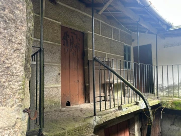 Moradia T3 para Venda em Castro Laboreiro e Lamas de Mouro