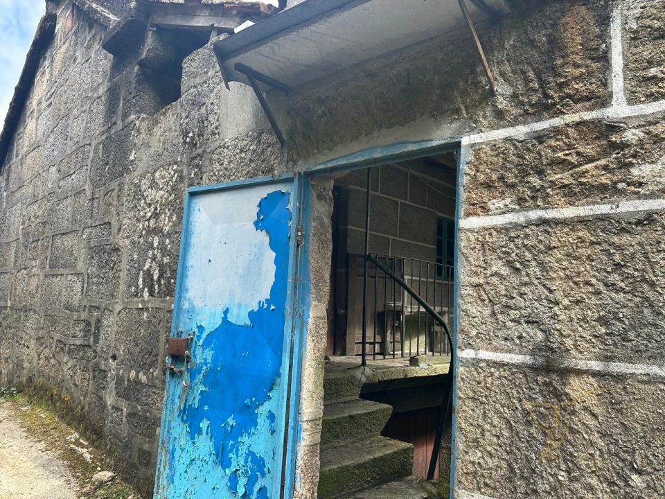 Moradia T3 para Venda em Castro Laboreiro e Lamas de Mouro Foto 3