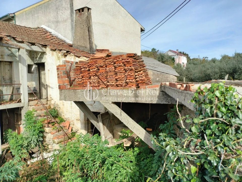 Moradia T2 para Venda em Mundão Foto 8