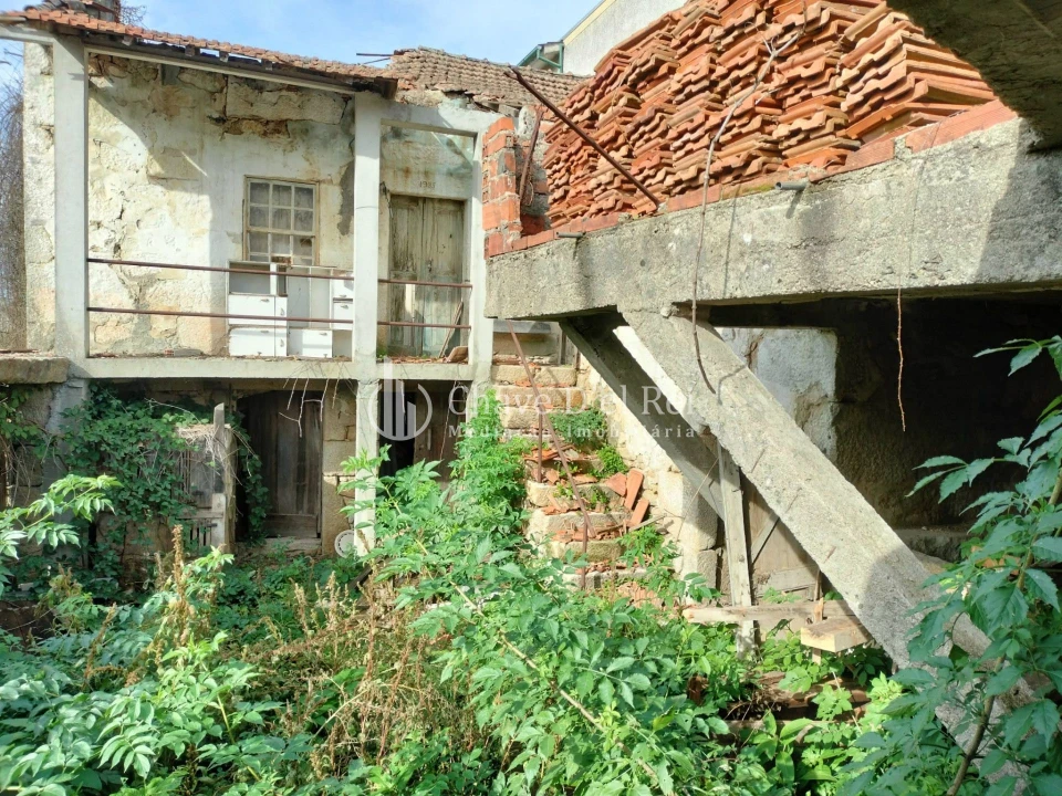 Moradia T2 para Venda em Mundão Foto 7