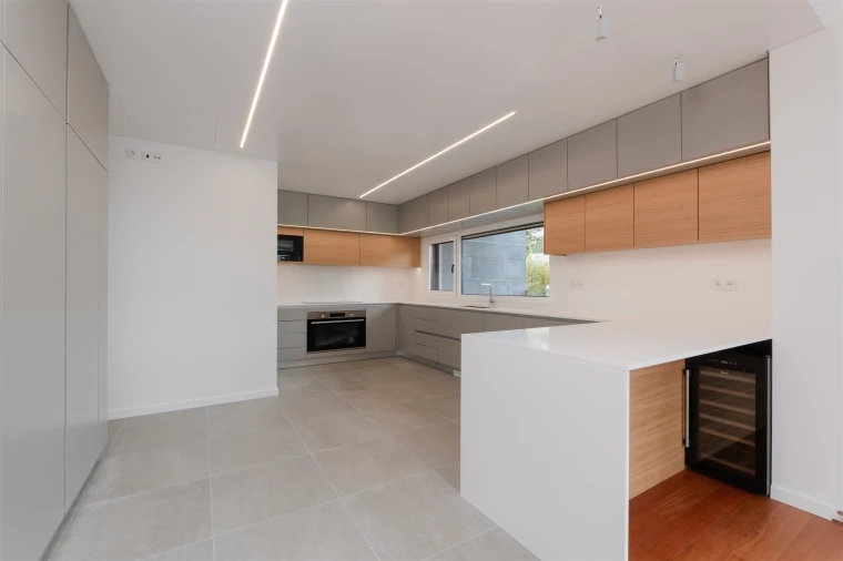 Moradia T5 para Venda em Alcabideche Foto 15