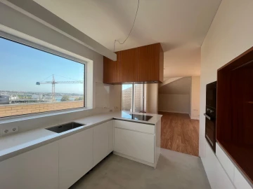 Apartamento T2 para Arrendamento em Aldoar, Foz do Douro e Nevogilde