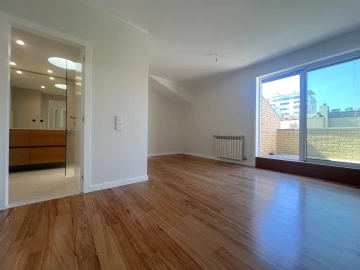 Apartamento T2 para Arrendamento em Aldoar, Foz do Douro e Nevogilde