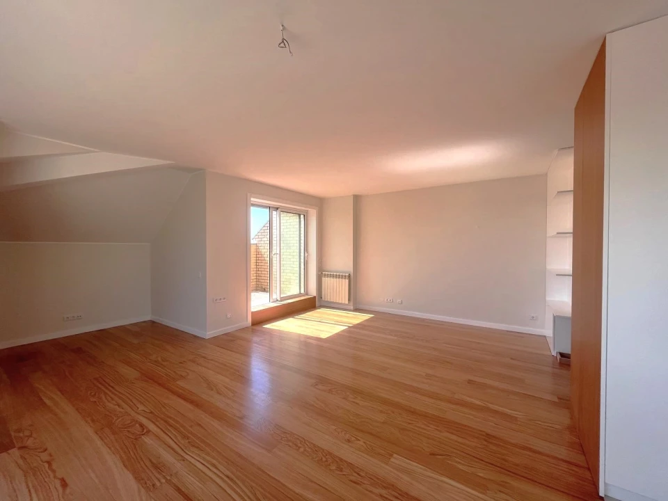 Apartamento T2 para Arrendamento em Aldoar, Foz do Douro e Nevogilde Foto 5