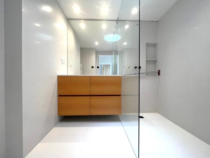 Apartamento T2 para Arrendamento em Aldoar, Foz do Douro e Nevogilde Foto 14