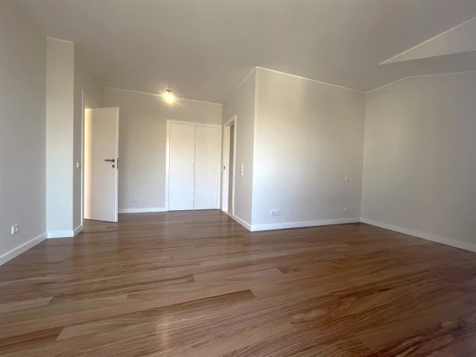 Apartamento T2 para Arrendamento em Aldoar, Foz do Douro e Nevogilde Foto 13