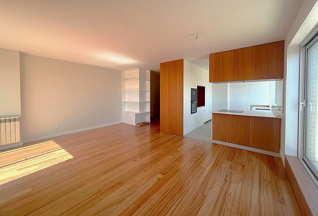 Apartamento T2 para Arrendamento em Aldoar, Foz do Douro e Nevogilde Foto 7
