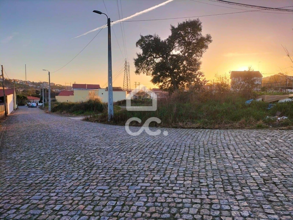 Terreno para Venda em Alfena Foto 1