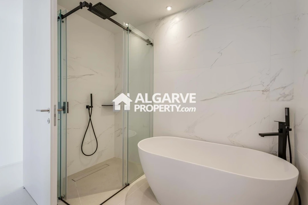 Apartamento T2 para Venda em Quarteira Foto 16