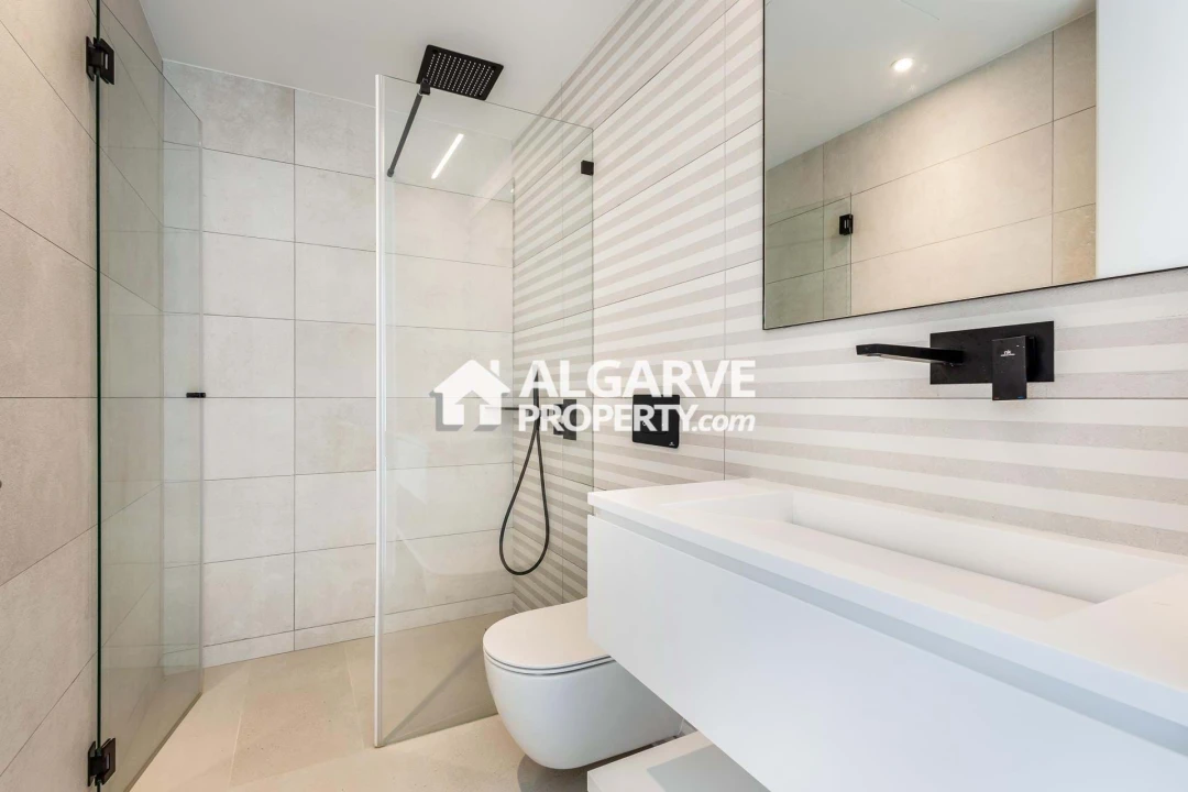 Apartamento T2 para Venda em Quarteira Foto 14