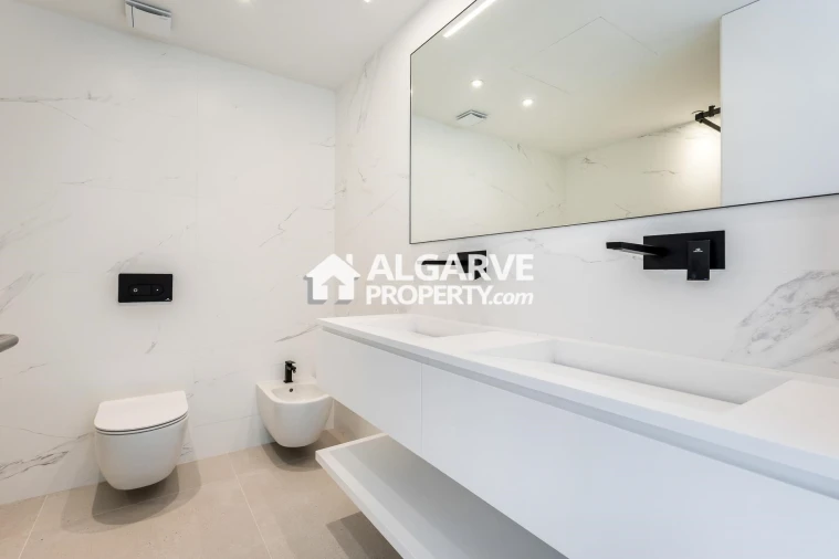 Apartamento T2 para Venda em Quarteira Foto 15