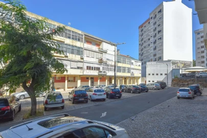 Apartamento T3 para Venda em Agualva e Mira-Sintra
