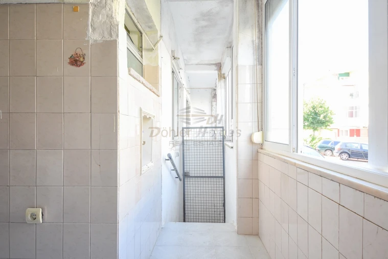 Apartamento T3 para Venda em Agualva e Mira-Sintra Foto 12