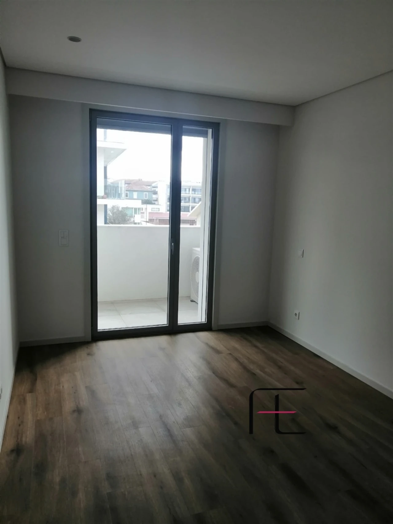 Apartamento T2 para Venda em Mafamude e Vilar do Paraíso Foto 25