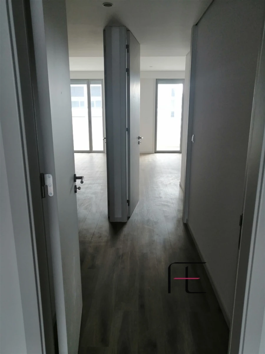 Apartamento T2 para Venda em Mafamude e Vilar do Paraíso Foto 18