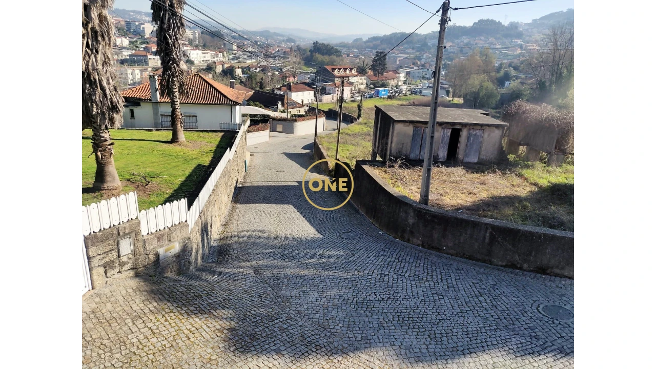Terreno para Venda em São Tomé de Negrelos Foto 2