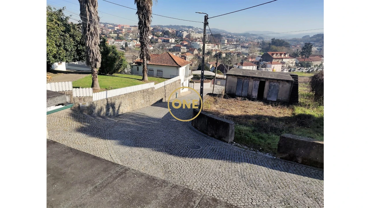 Terreno para Venda em São Tomé de Negrelos Foto 1