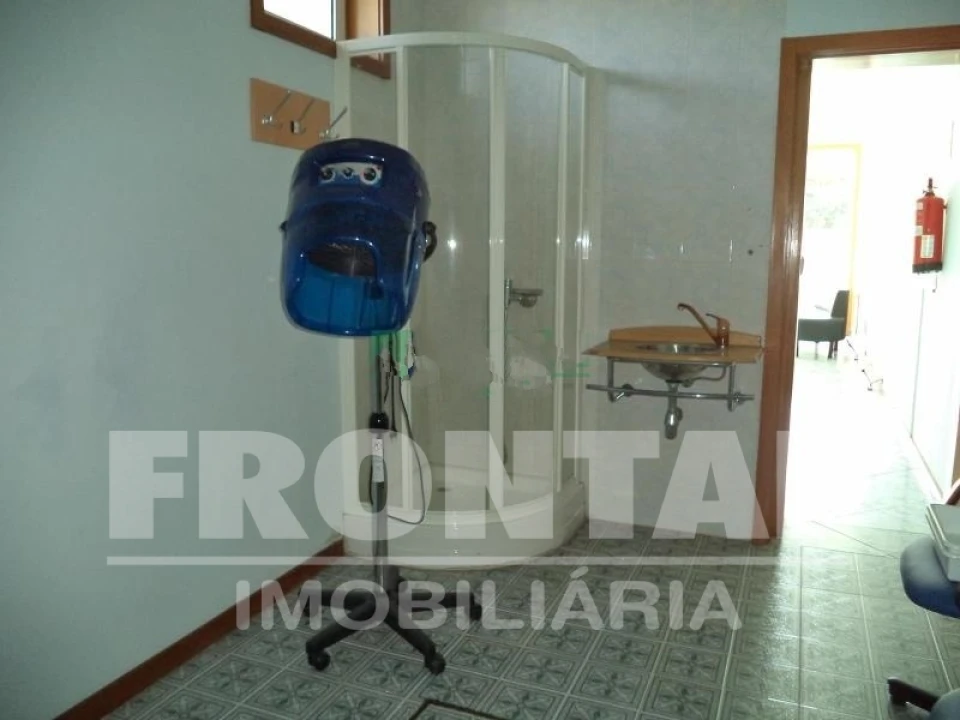 Loja para Venda em Coronado (São Romão e São Mamede) Foto 6