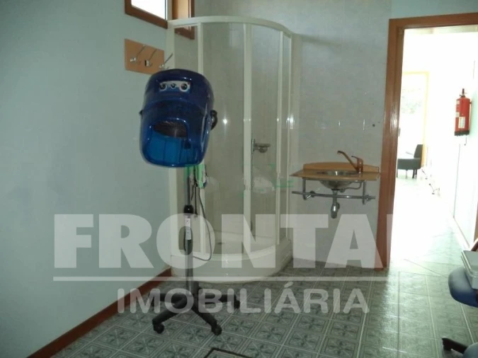 Loja para Venda em Coronado (São Romão e São Mamede) Foto 6