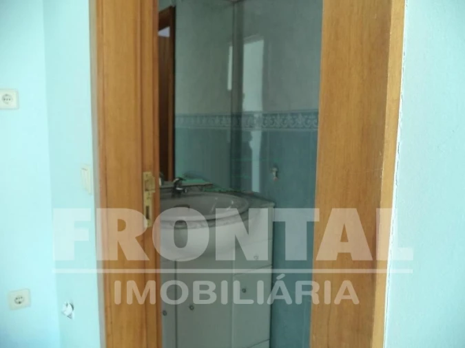 Loja para Venda em Coronado (São Romão e São Mamede) Foto 8