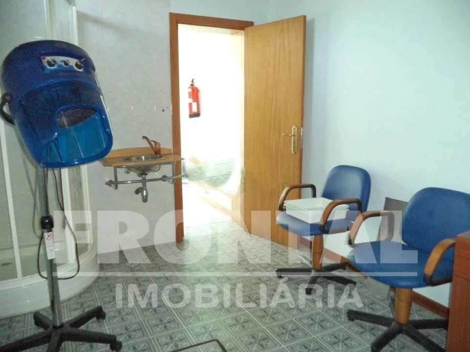 Loja para Venda em Coronado (São Romão e São Mamede) Foto 7