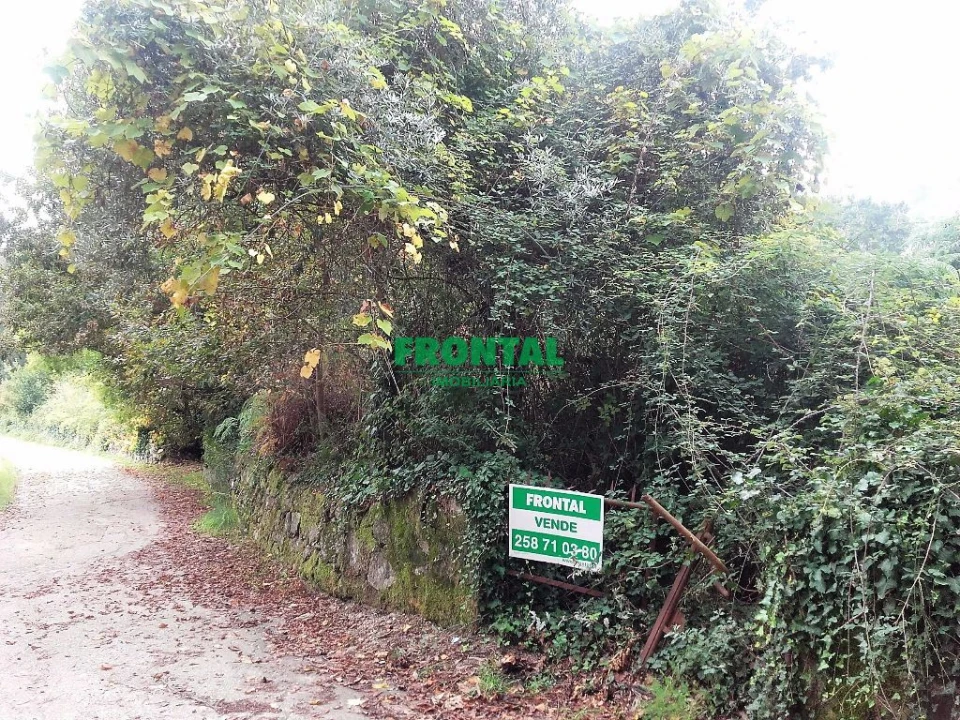 Terreno para Venda em Vilar de Mouros Foto 1