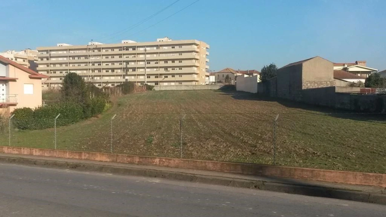 Terreno para Venda em Coronado (São Romão e São Mamede) Foto 1