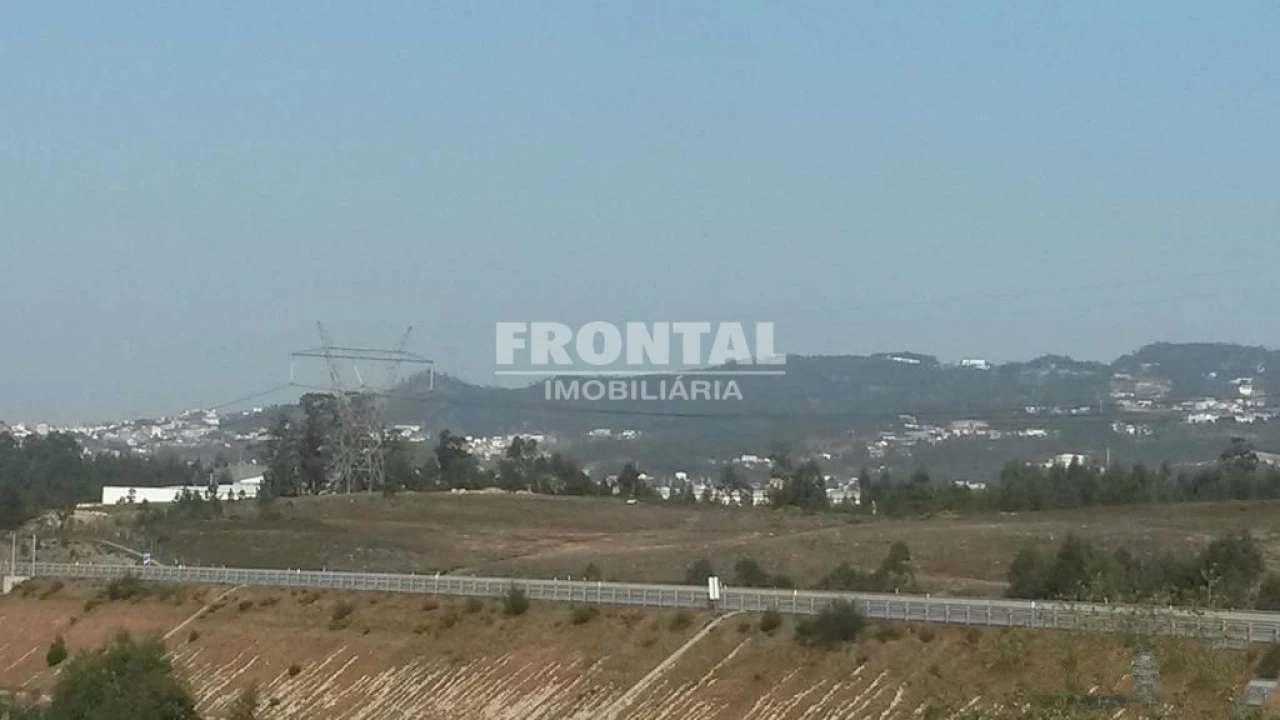 Terreno para Venda em Campo e Sobrado Foto 1