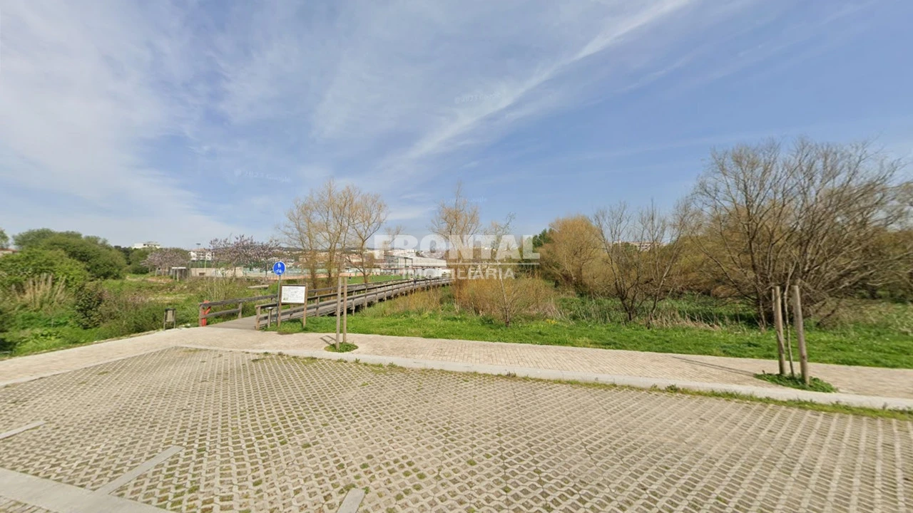 Prédio para Venda em Fânzeres e São Pedro da Cova Foto 1