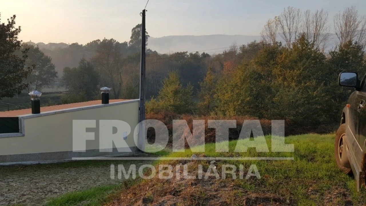 Terreno para Venda em Covas Foto 1