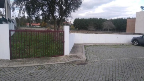 Terreno para Venda em Castêlo da Maia