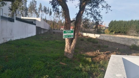 Terreno para Venda em Castêlo da Maia