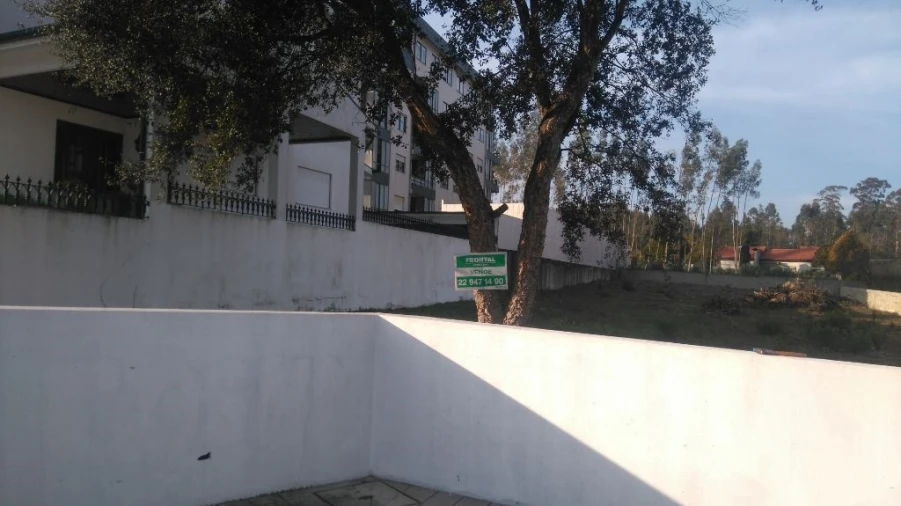 Terreno para Venda em Castêlo da Maia Foto 6