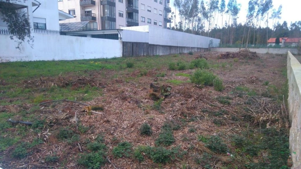 Terreno para Venda em Castêlo da Maia Foto 4