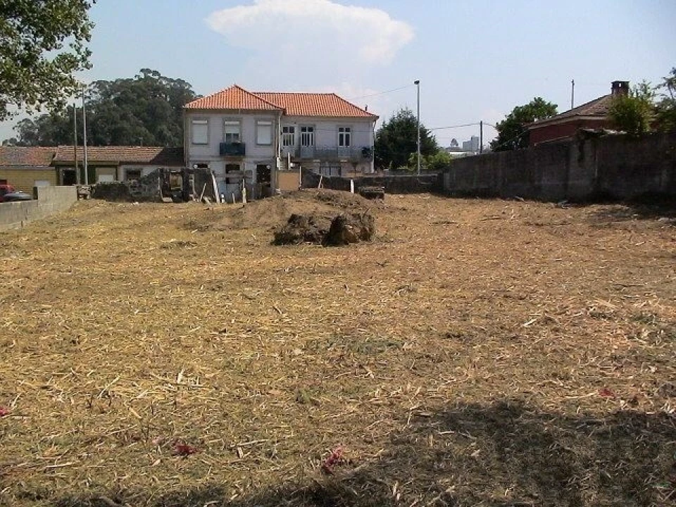 Terreno para Venda em Campanhã Foto 1