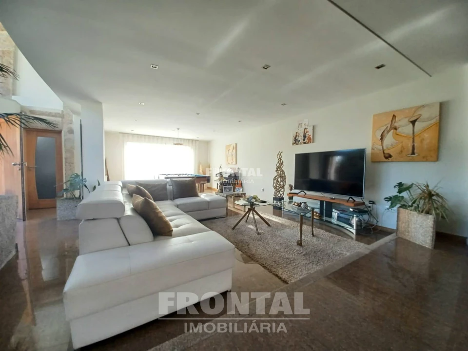 Moradia T3 para Venda em Fânzeres e São Pedro da Cova Foto 7