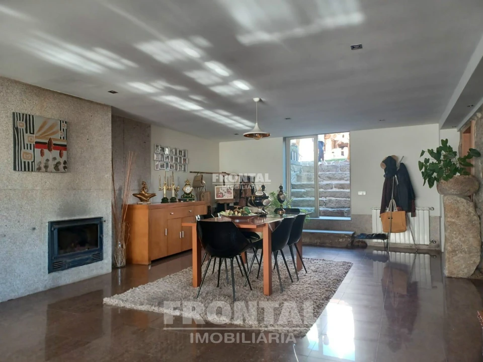 Moradia T3 para Venda em Fânzeres e São Pedro da Cova Foto 2