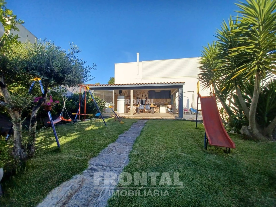 Moradia T3 para Venda em Fânzeres e São Pedro da Cova Foto 14