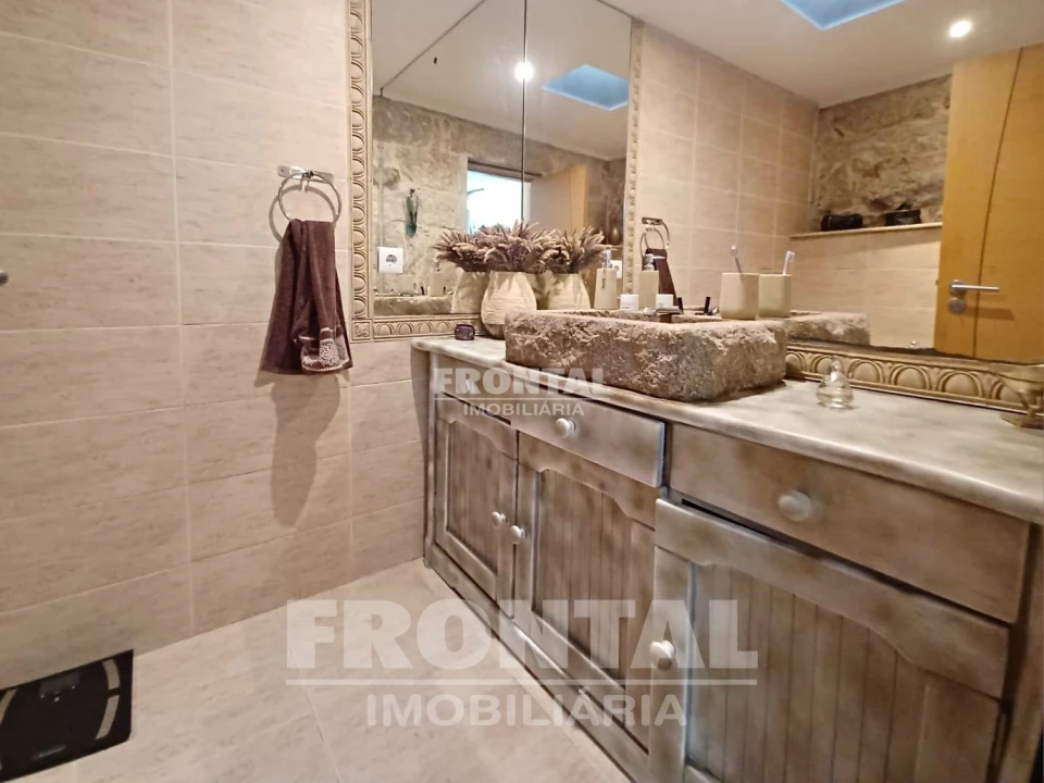 Moradia T3 para Venda em Fânzeres e São Pedro da Cova Foto 13